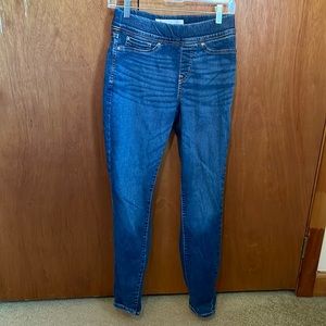 Levi totally shaping pull-on skinny jeans